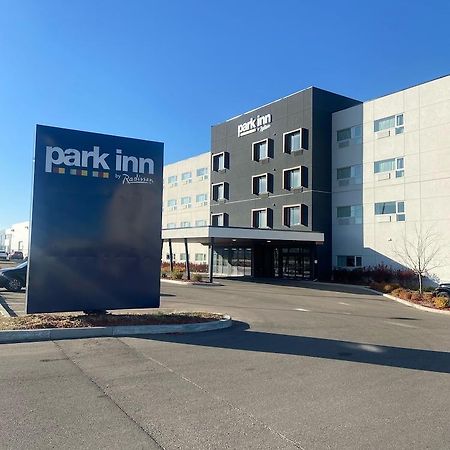 Park Inn By Radisson Edmonton Airport Leduc Eksteriør bilde