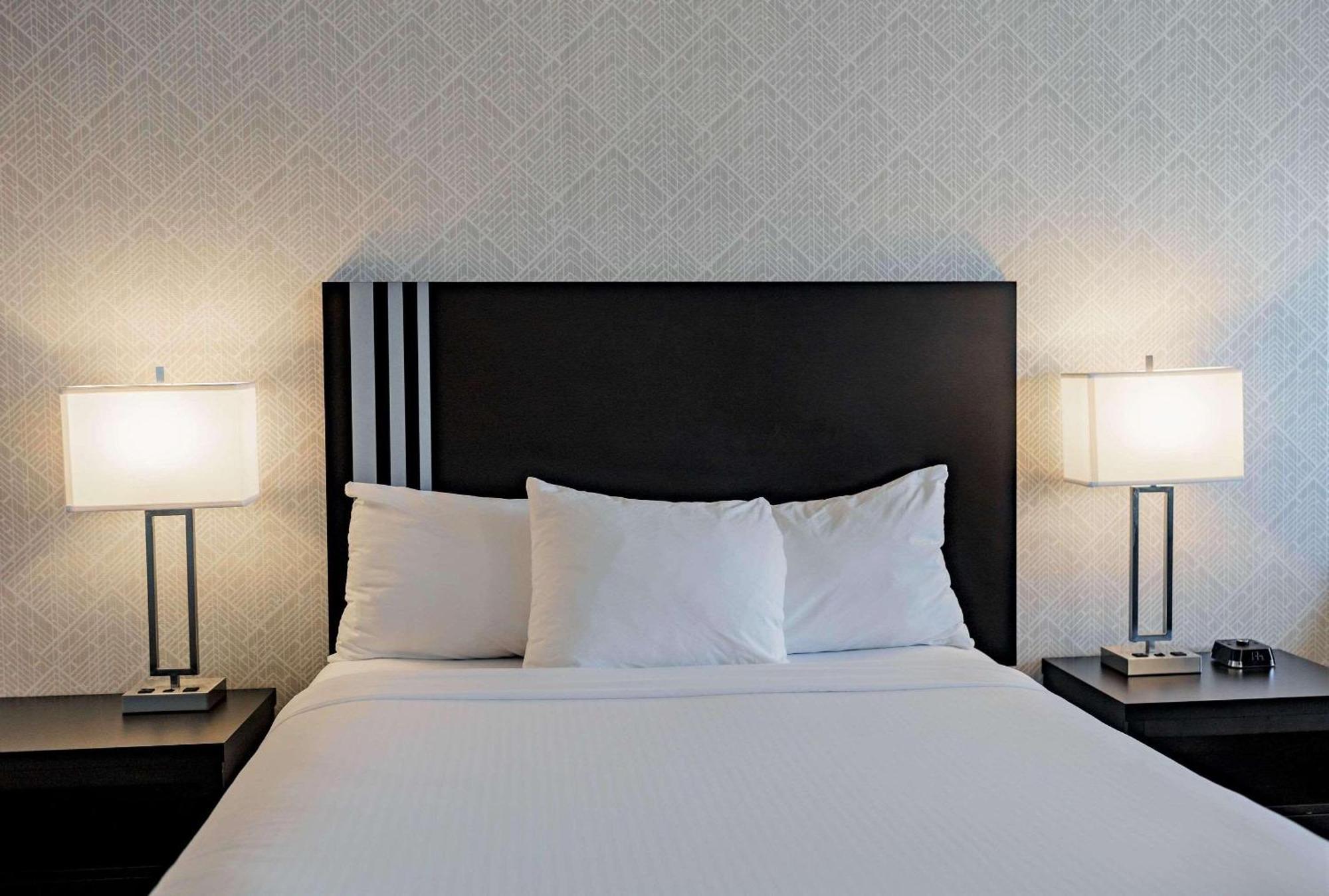 Park Inn By Radisson Edmonton Airport Leduc Eksteriør bilde